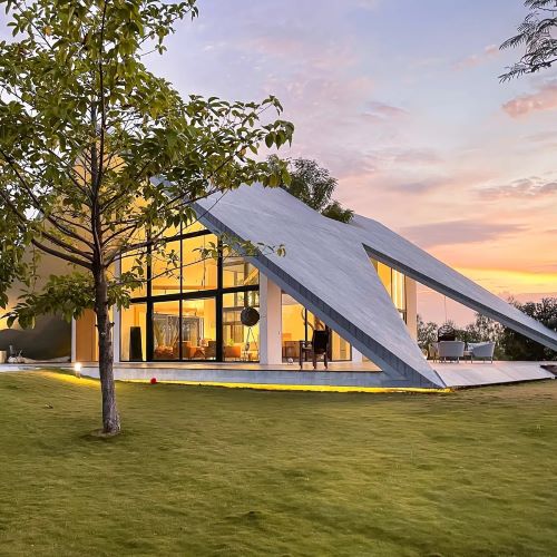 Farm house for peaceful retreat